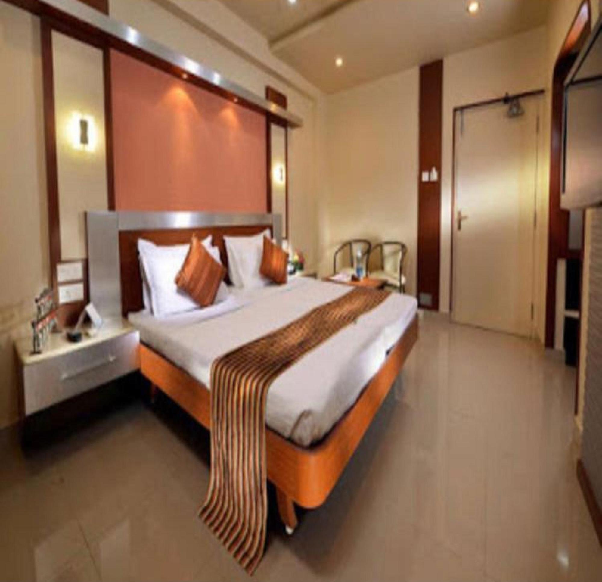 Navaratna Delight Coimbatore Exteriör bild