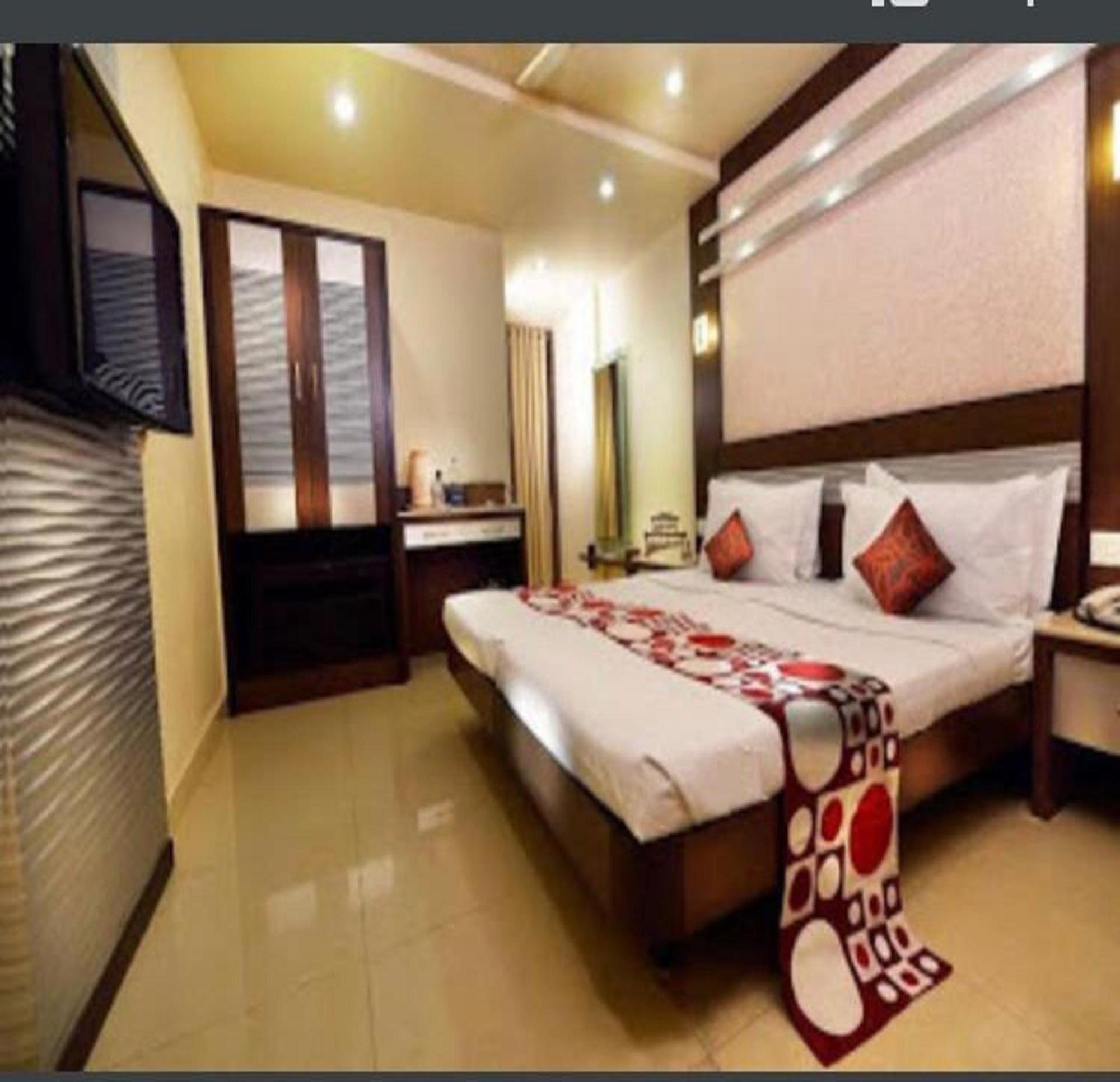 Navaratna Delight Coimbatore Exteriör bild